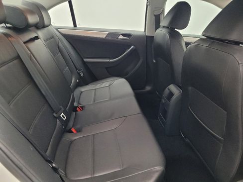 Used 2017 Volkswagen Jetta SE FWD image 19