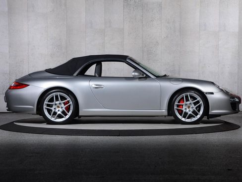 Used 2010 Porsche 911 Carrera S image 2