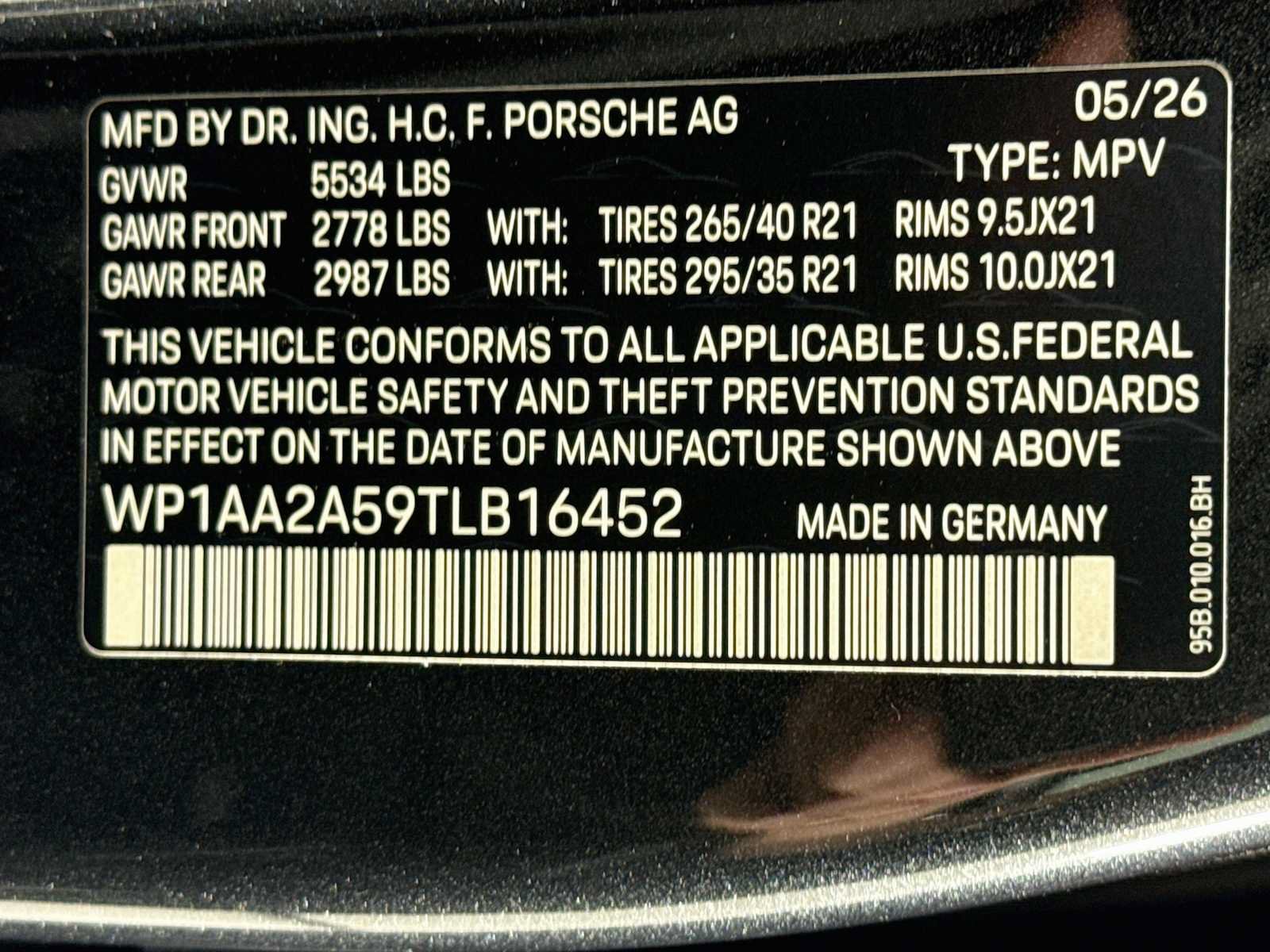 Used 2026 Porsche Macan AWD/4WD image 33