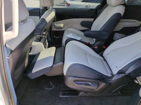 New 2026 Kia Carnival SX Prestige FWD image 40