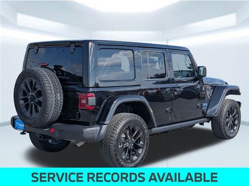 Used 2025 Jeep Wrangler Unlimited Sahara image 5