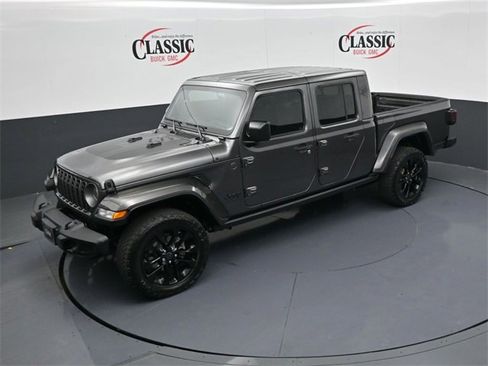 Used 2025 Jeep Gladiator Sport image 18