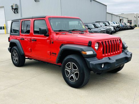 Used 2022 Jeep Wrangler Unlimited Sport AWD/4WD image 2