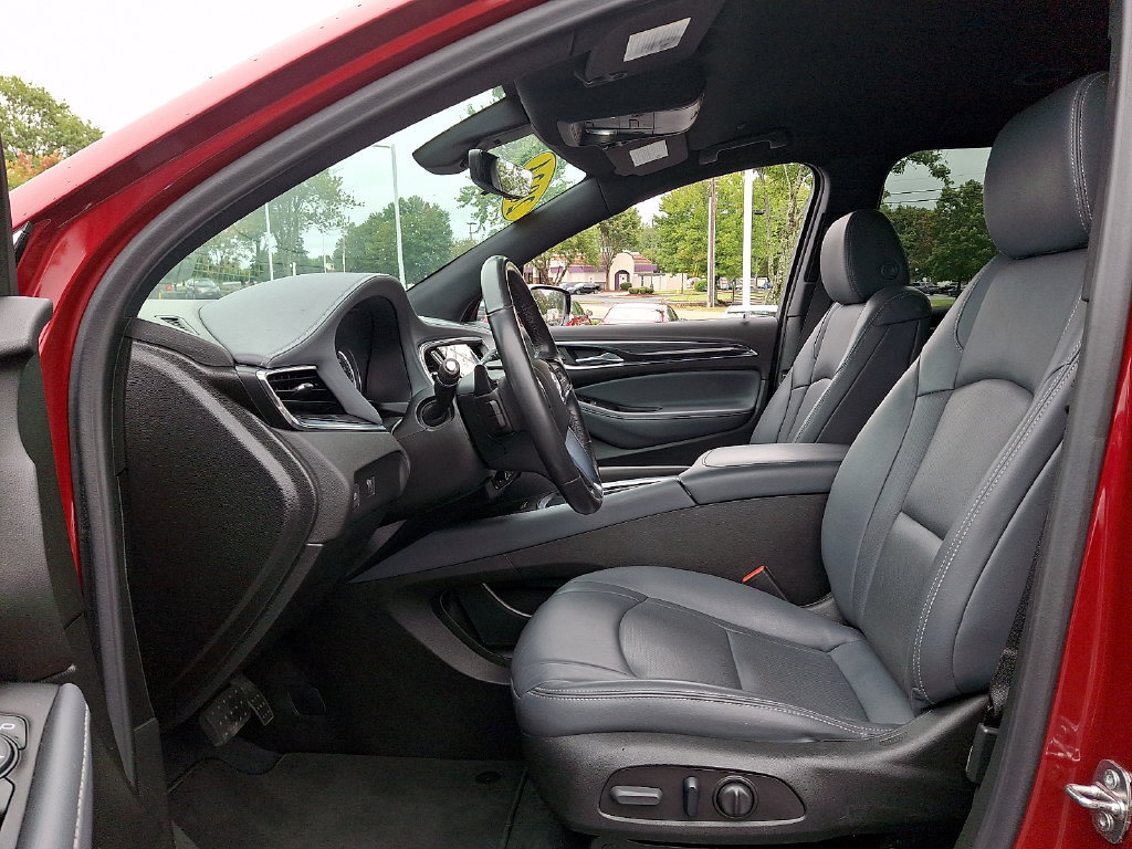 Used 2024 Buick Enclave Essence w/ Sport Touring Edition FWD image 13