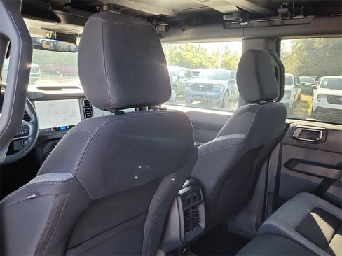 Used 2025 Ford Bronco Big Bend image 9