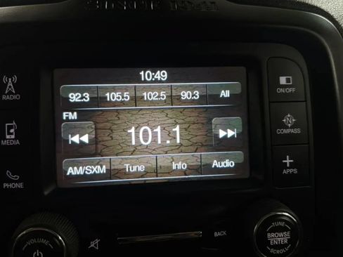 Used 2017 Jeep Renegade Latitude AWD/4WD image 13