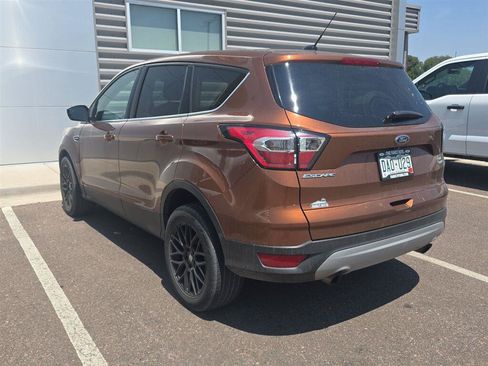 Used 2017 Ford Escape SE AWD/4WD image 6