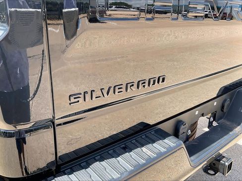 Used 2022 Chevrolet Silverado 1500 Custom Trail Boss w/ Safety Confidence Package AWD/4WD image 30