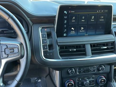 Used 2024 Chevrolet Suburban Premier image 10