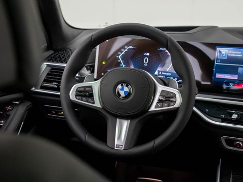 New 2026 BMW X7 xDrive40i w/ M Sport Package AWD/4WD image 12