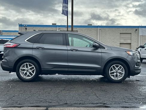 Certified 2024 Ford Edge SEL image 9