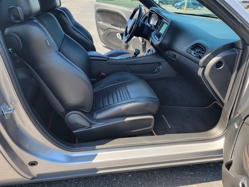 Used 2015 Dodge Challenger R/T Plus image 26
