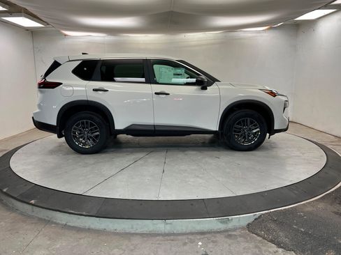 New 2026 Nissan Rogue S image 6