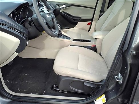 Used 2015 Ford Focus SE image 10