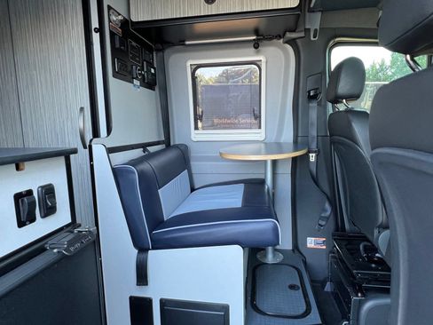 Used 2022 Mercedes-Benz Sprinter 2500 image 31