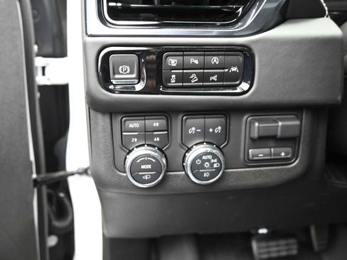 New 2025 GMC Yukon AT4 Ultimate w/ LPO, Illumination Package image 11