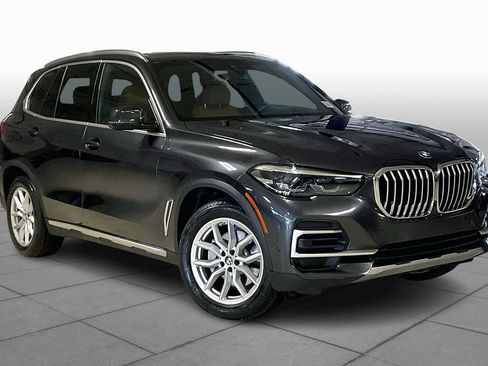 Used 2023 BMW X5 xDrive40i w/ Premium Package image 3