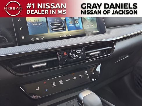 New 2026 Nissan Kicks SR w/ Cold Weather Package FWD image 6