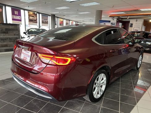 Used 2015 Chrysler 200 Limited w/ Convenience Group image 6
