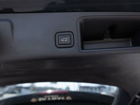 Used 2021 GMC Terrain SLT w/ Elevation Edition image 32