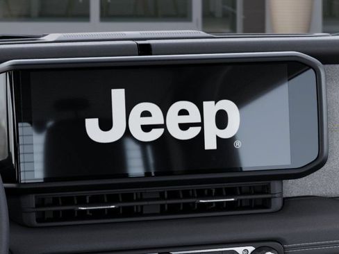 Used 2025 Jeep Wrangler Unlimited Sahara w/ Safety Group AWD/4WD image 18