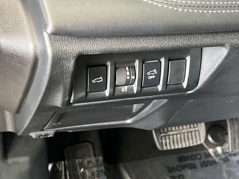 Certified 2022 Subaru Outback Limited AWD/4WD image 38