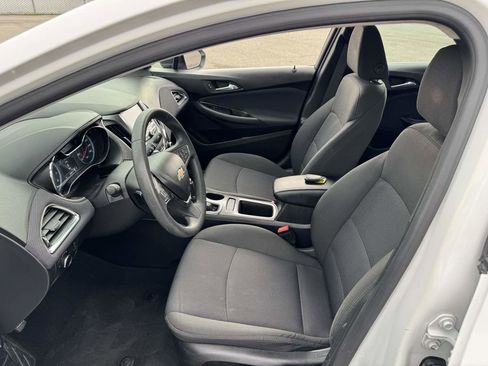 Used 2017 Chevrolet Cruze LT w/ Convenience Package image 22