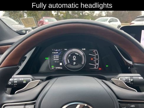 Used 2025 Lexus ES 300h Ultra Luxury image 13