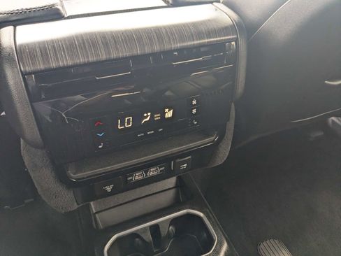 Used 2024 Jeep Wagoneer Series II AWD/4WD image 21