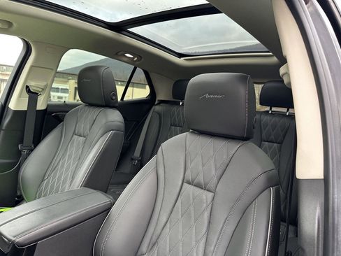 Used 2023 Buick Envision Avenir image 18