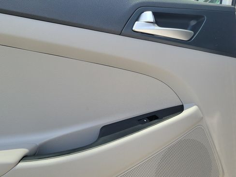 Used 2021 Hyundai Tucson Value w/ Cargo Package FWD image 9