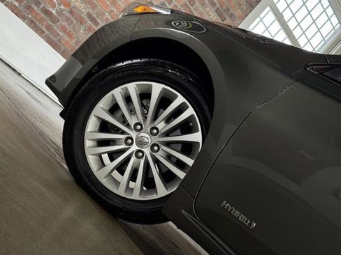 Used 2014 Toyota Avalon Limited image 11