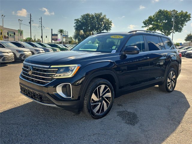 Used 2024 Volkswagen Atlas SE w/ Panoramic Sunroof Package FWD image 7
