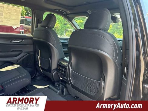 New 2025 Jeep Grand Cherokee L Laredo w/ Luxury Tech Group I image 31