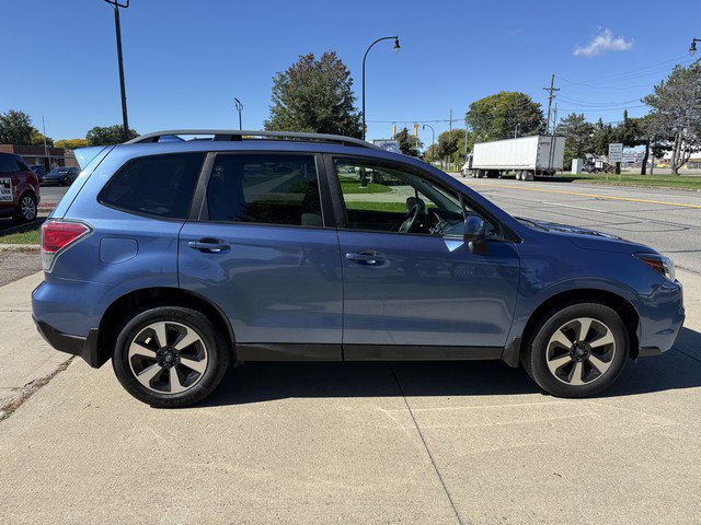 Used 2018 Subaru Forester 2.5i Premium w/ All-Weather Package AWD/4WD image 4