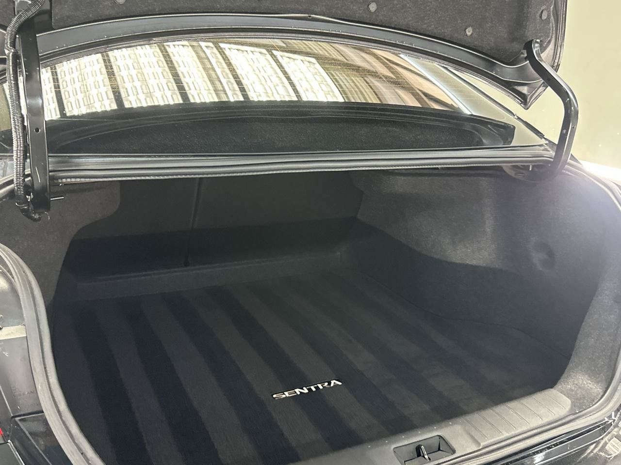 Used 2024 Nissan Sentra SR w/ SR Premium Package FWD image 8