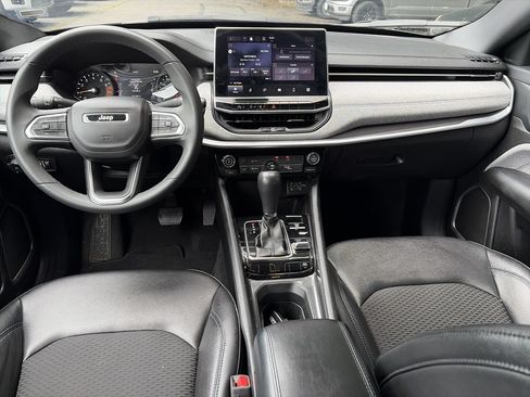 Used 2024 Jeep Compass Latitude AWD/4WD image 15