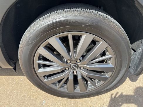 Certified 2025 Nissan Pathfinder SL w/ SL Premium Package image 5