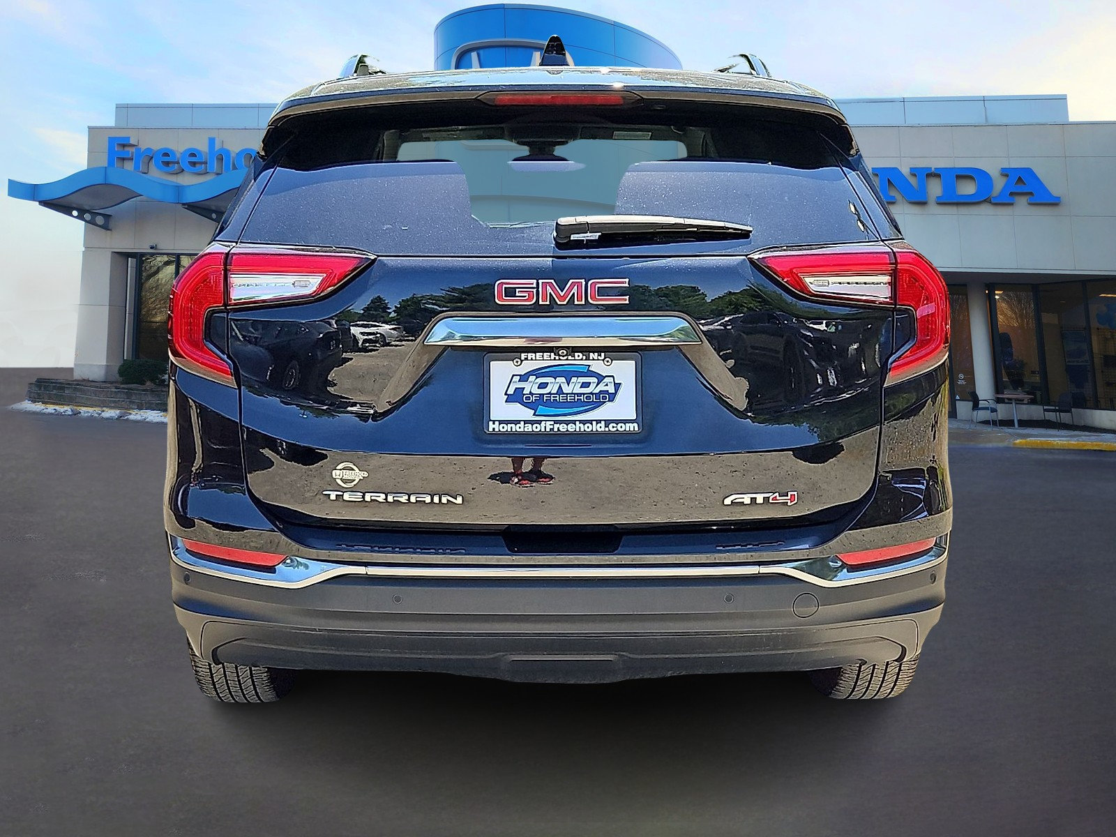 Used 2024 GMC Terrain AT4 AWD/4WD image 6
