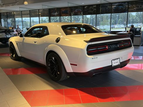 Used 2021 Dodge Challenger SRT Hellcat Redeye RWD image 4