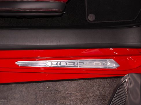 Used 2023 Lamborghini Huracan EVO image 40