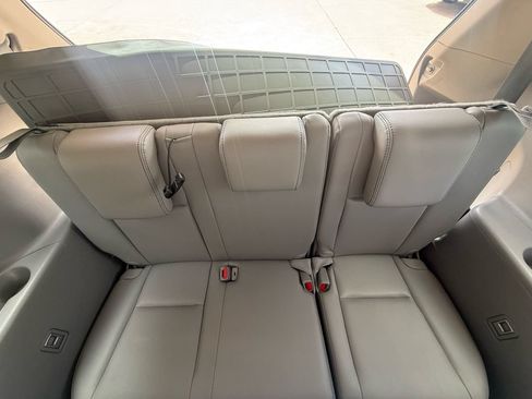 Used 2018 Toyota Highlander XLE FWD image 18