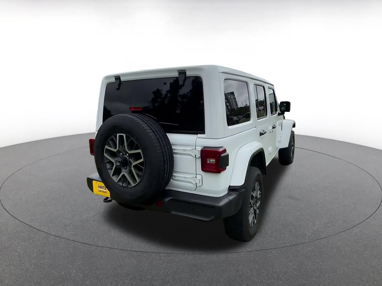 Used 2025 Jeep Wrangler Unlimited Sahara AWD/4WD image 13