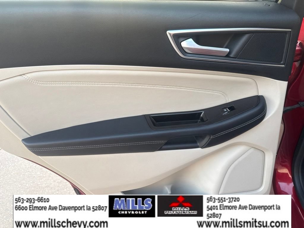 Used 2018 Ford Edge Titanium w/ Technology Package AWD/4WD image 17