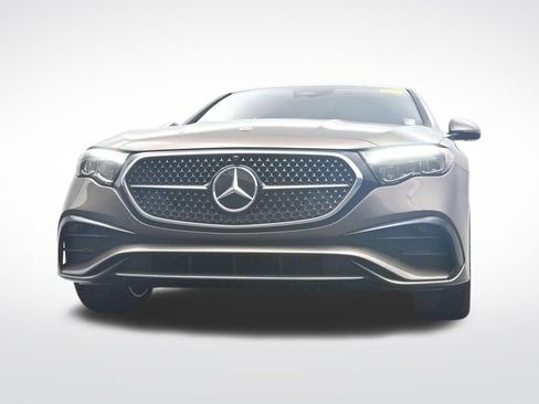 Used 2025 Mercedes-Benz E 350 Sedan image 32