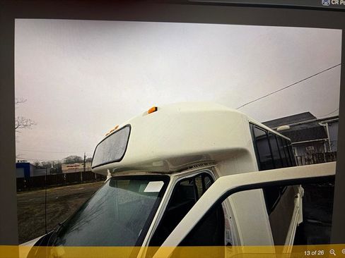 Used 2012 Ford E-450 and Econoline 450 Super Duty w/ Shuttle Bus Prep Pkg image 10