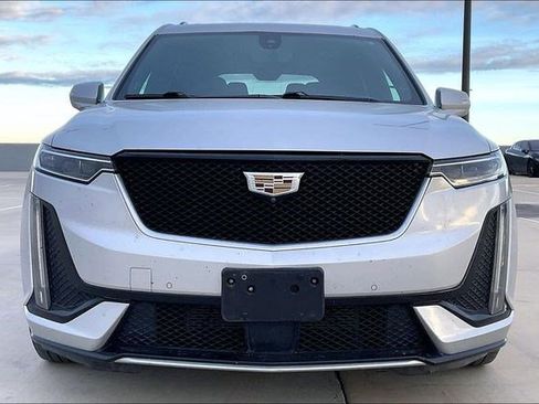 Used 2020 Cadillac XT6 Sport w/ Platinum Package image 2