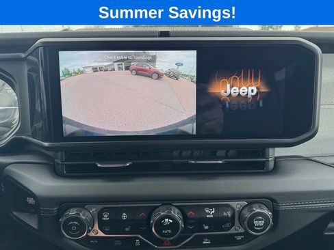 Used 2024 Jeep Wrangler Unlimited Sahara AWD/4WD image 18