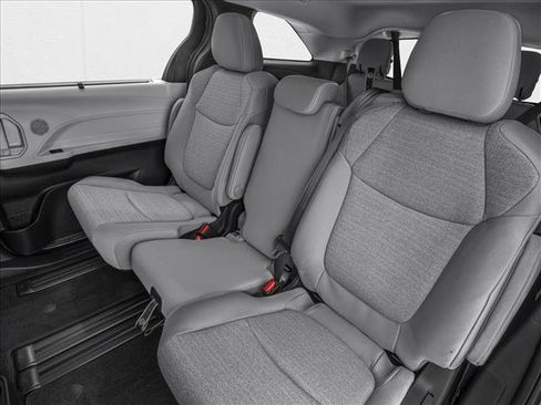 New 2026 Toyota Sienna LE FWD image 9