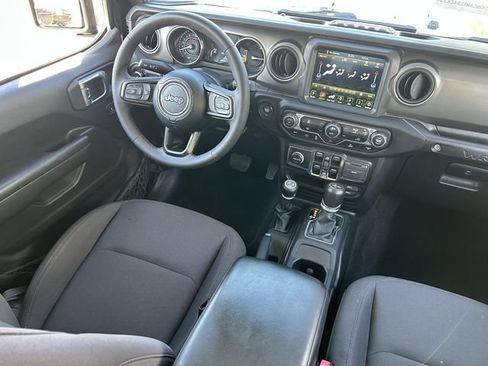 Used 2023 Jeep Wrangler Unlimited AWD/4WD image 14